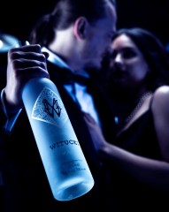 WITUCKI® Vodka 40% 0,7l • 12 Flaschen + 12 WITUCKI® Vodka Shotglass